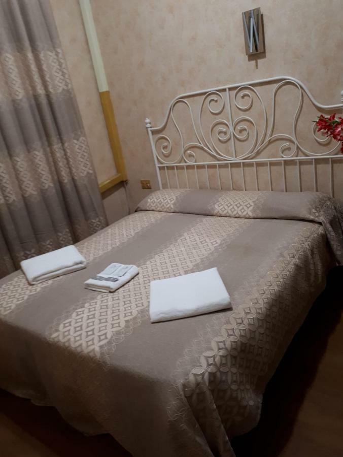 Botel Inn 罗马 外观 照片